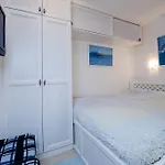 Art Apartment *