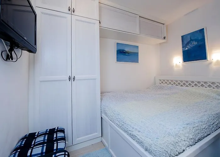Art Apartment *
